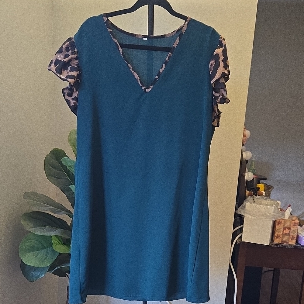 Green Dress with Leopard Print Sleeves